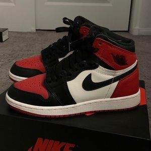JORDAN 1 BRED TOE SIZE 4 youth= 6 women’s $200 good condition barely worn